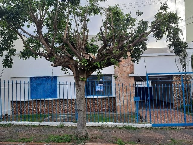 Foto do Casa - Casa com 3 dormitórios para alugar, 206 m² por R$ 2.618,24/mês - Nossa Senhora da Abadia - Uberaba/MG | ZUCATO IMOBILIARIA LTDA