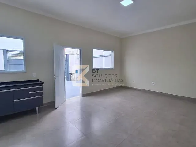 Casa com 150m² 3 quartos e 2 banheiros, à venda, no bairro Parque Residencial Sabiás em Indaiatuba