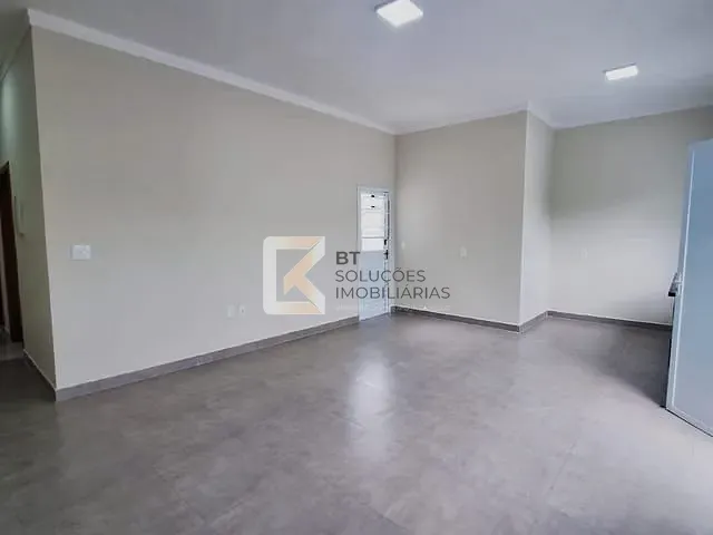 Casa com 150m² 3 quartos e 2 banheiros, à venda, no bairro Parque Residencial Sabiás em Indaiatuba