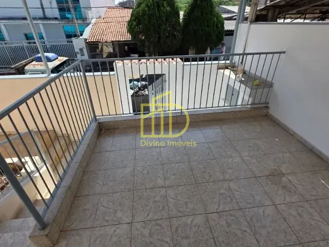 Casa com 250m² 2 quartos e 2 banheiros, à venda ou para alugar, no bairro Jardim Nova Manchester em Sorocaba