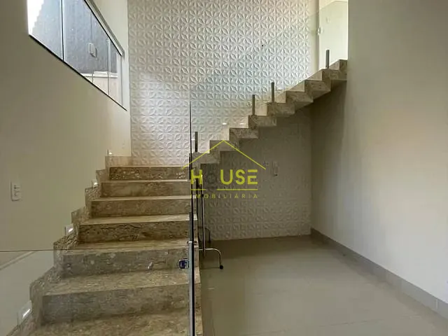 Casa com 250m² 3 quartos e 4 banheiros, à venda, no bairro Jardim Residencial Eulália em Votuporanga