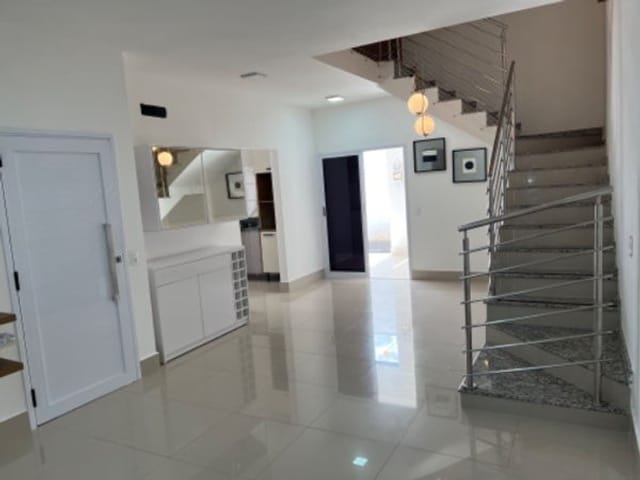 Casa com 153m² 3 quartos e 4 banheiros, à venda, no bairro Santa Cruz II em Cuiabá