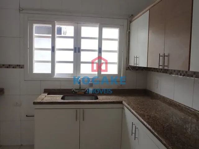Casa com 218m² 5 quartos e 4 banheiros, à venda ou para alugar, no bairro Jardim Apolo em São José dos Campos