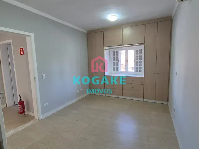 Sobrado com 218m² 5 quartos e 4 banheiros, à venda ou para alugar, no bairro Jardim Apolo em São José dos Campos