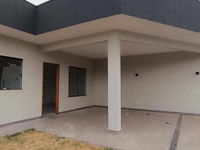 Casa com 162m² 3 quartos e 2 banheiros, à venda, no bairro Jardim Santa Clara em Cambé