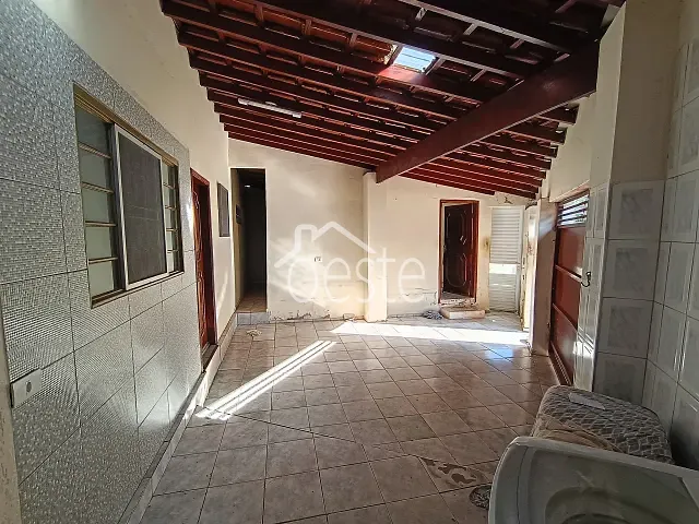 Casa com 100m² 2 quartos e 2 banheiros, para alugar, no bairro Jardim Laudissi em Santa Bárbara D'Oeste