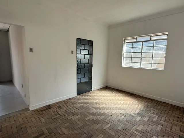 Casa com 300m², para alugar, no bairro Padre Eustáquio em Belo Horizonte