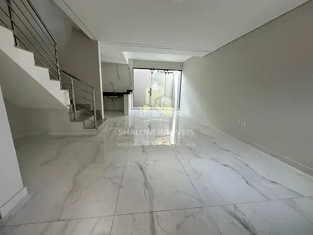 Casa com 167m² 3 quartos e 1 banheiro, à venda, no bairro Santa Mônica em Belo Horizonte
