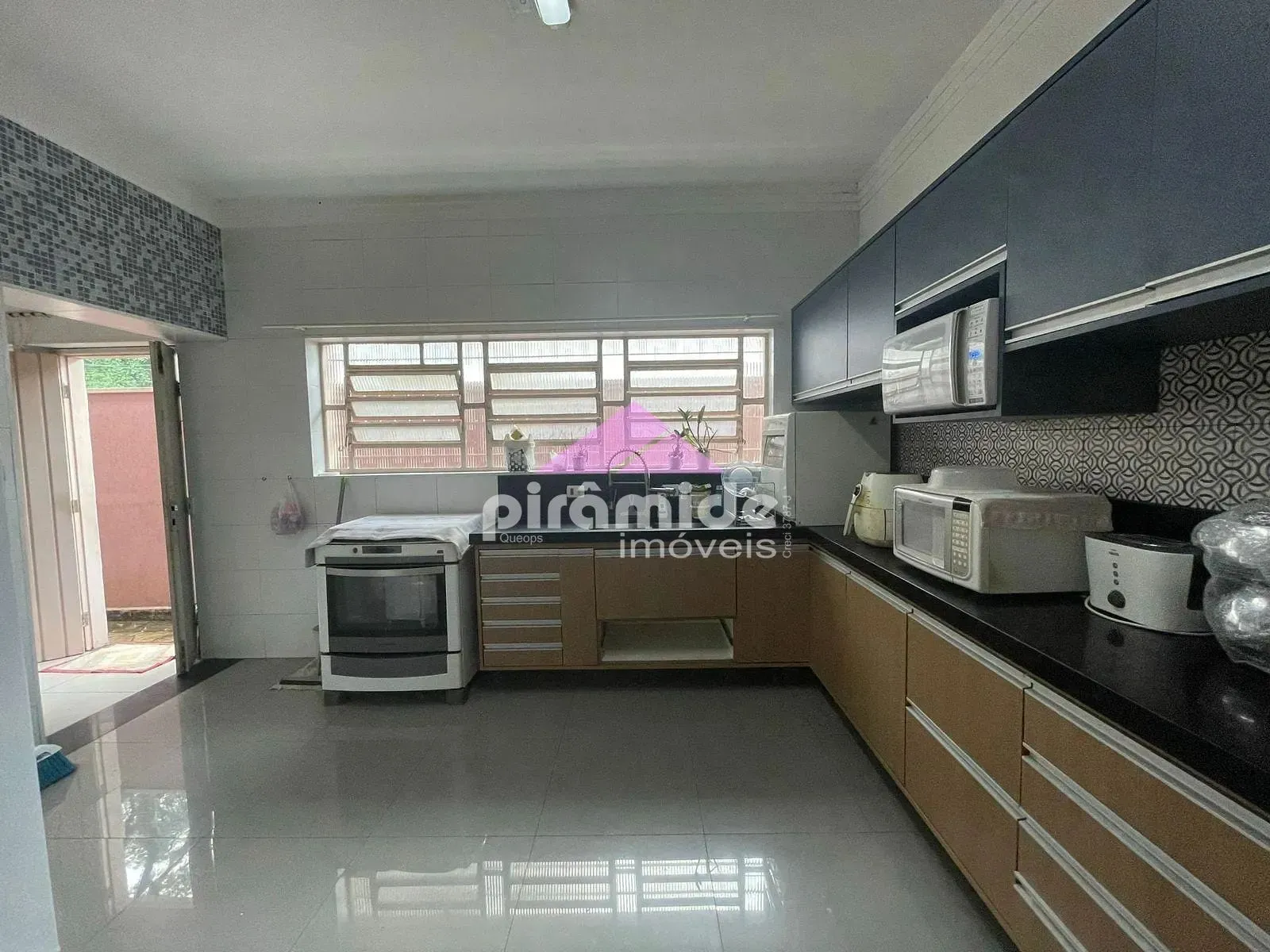 Casa, 5 quartos, 267 m² - Foto 1