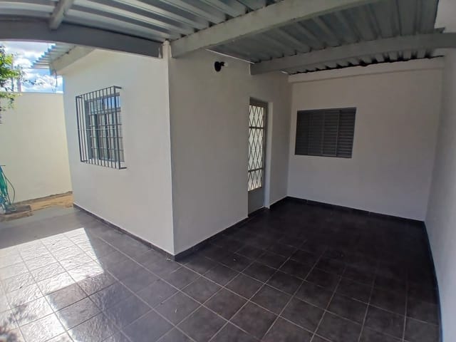 Casa com 150m² 2 quartos e 1 banheiro, para alugar, no bairro Jardim Nova República em São João da Boa Vista