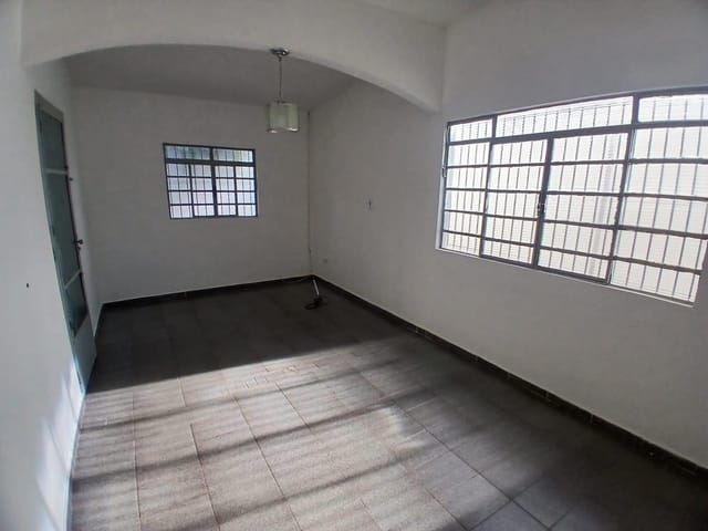 Casa com 150m² 2 quartos e 1 banheiro, para alugar, no bairro Jardim Nova República em São João da Boa Vista