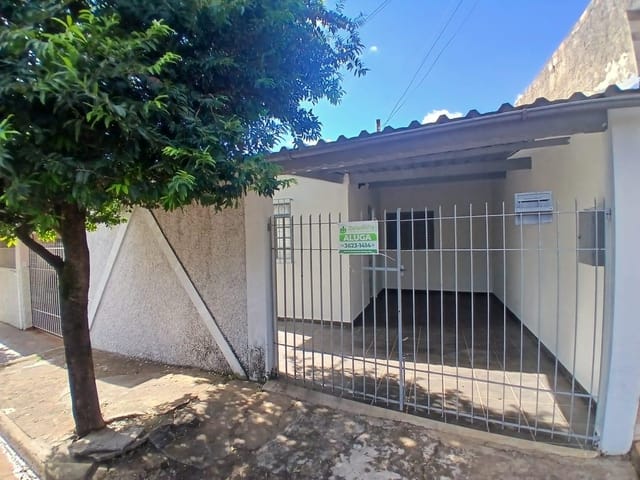Casa com 150m² 2 quartos e 1 banheiro, para alugar, no bairro Jardim Nova República em São João da Boa Vista