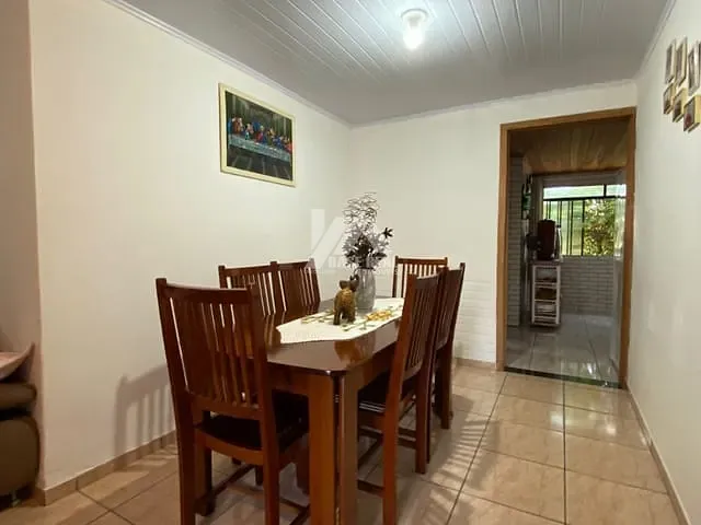 Casa com 275m² 3 quartos e 2 banheiros, à venda, no bairro Neves em Ponta Grossa
