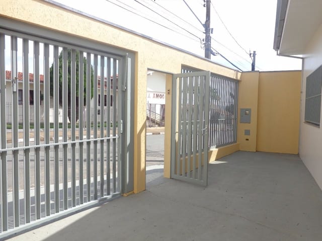 Foto do Casa - CASA para Venda e Locação
VILA MAGALHÃES, GUAXUPÉ
3 dormitórios sendo 1 suíte, 1 sala, 3 banheiros, 2 vagas
SOMENTE LOCAÇÃO COMERCIAL | Guaxupé Imóveis Ltda