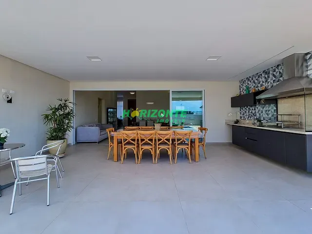 Casa com 602m² 3 quartos e 4 banheiros, à venda, no bairro Urbanova em São José dos Campos