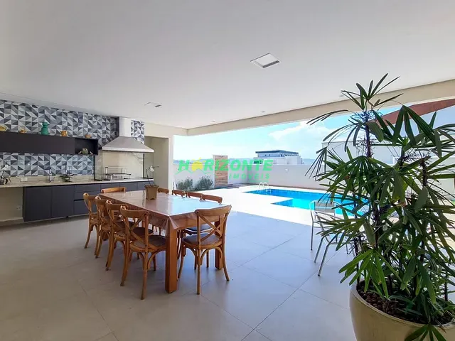 Casa com 602m² 3 quartos e 4 banheiros, à venda, no bairro Urbanova em São José dos Campos