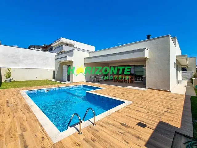 Casa com 602m² 3 quartos e 4 banheiros, à venda, no bairro Urbanova em São José dos Campos