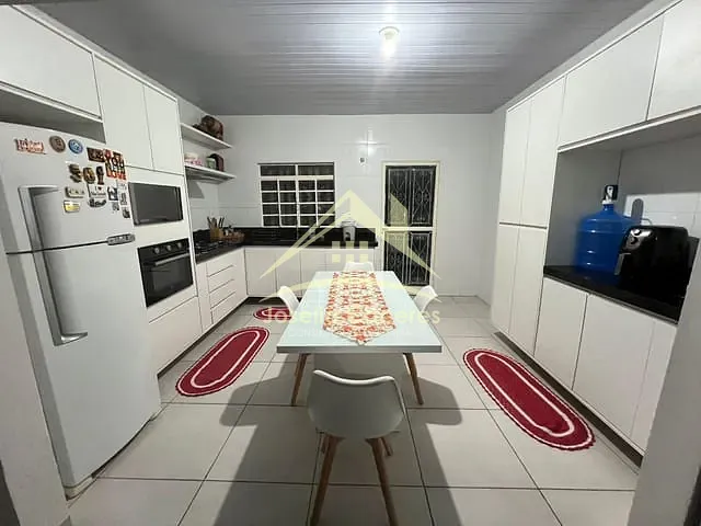 Casa 3 quartos e 3 banheiros, à venda, no bairro Cristo Rei em Várzea Grande
