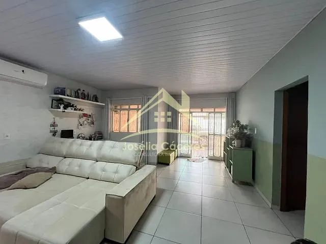 Casa 3 quartos e 3 banheiros, à venda, no bairro Cristo Rei em Várzea Grande