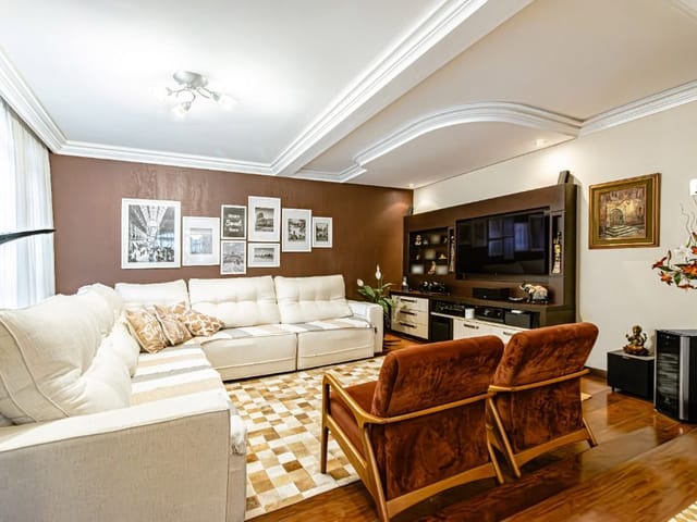 Casa com 407m² 5 quartos e 6 banheiros, à venda, no bairro Santa Felicidade em Curitiba