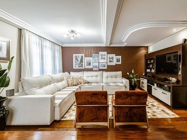 Casa com 407m² 5 quartos e 6 banheiros, à venda, no bairro Santa Felicidade em Curitiba