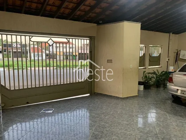 Casa com 250m² 3 quartos e 3 banheiros, à venda, no bairro Cidade Nova em Santa Bárbara D'Oeste
