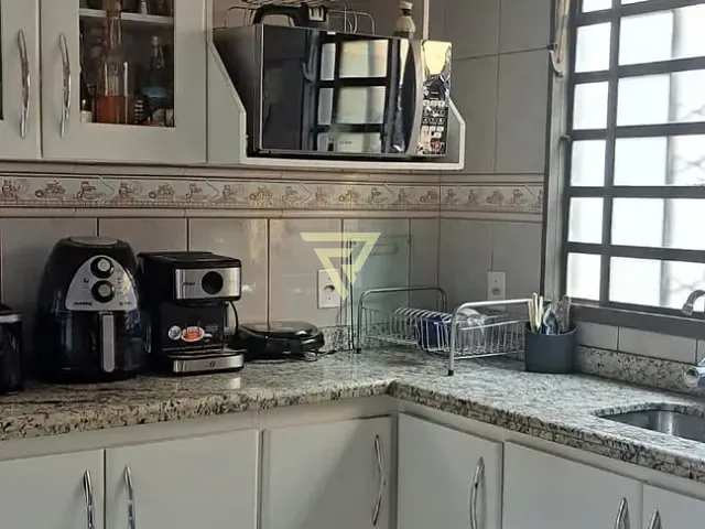 Casa com 200m² 3 quartos e 3 banheiros, à venda, no bairro Jardim Arlindo Laguna em Ribeirão Preto