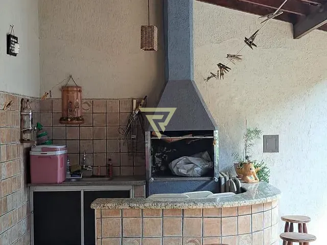 Casa com 200m² 3 quartos e 3 banheiros, à venda, no bairro Jardim Arlindo Laguna em Ribeirão Preto