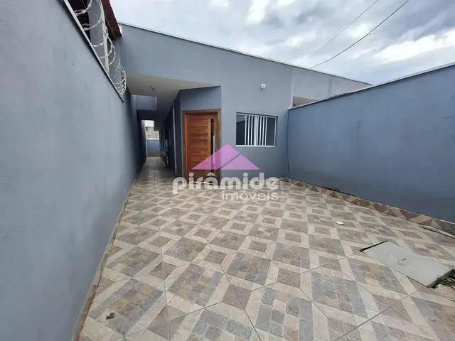 Casa com 80m² 2 quartos e 1 banheiro, para alugar, no bairro Golfinhos em Caraguatatuba