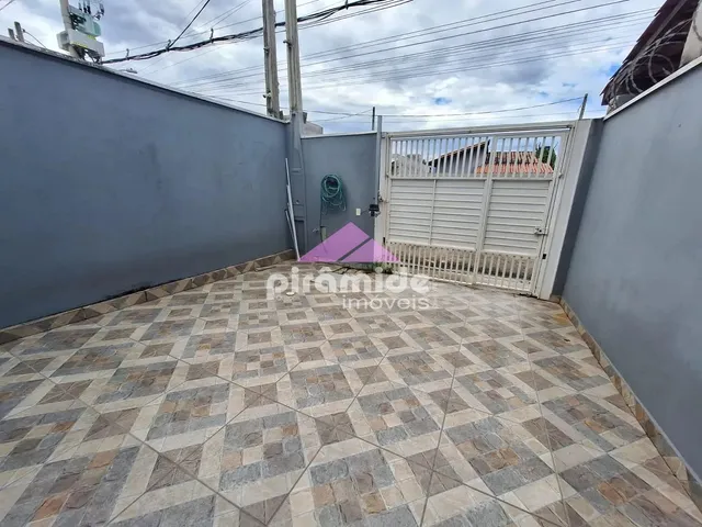 Casa com 80m² 2 quartos e 1 banheiro, para alugar, no bairro Golfinhos em Caraguatatuba