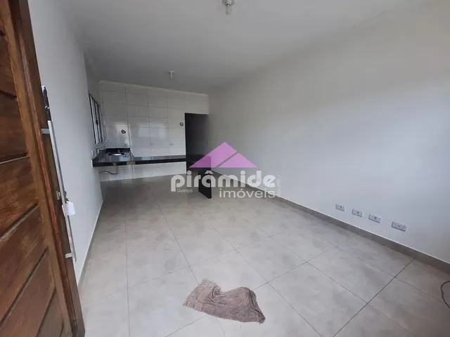 Casa com 80m² 2 quartos e 1 banheiro, para alugar, no bairro Golfinhos em Caraguatatuba