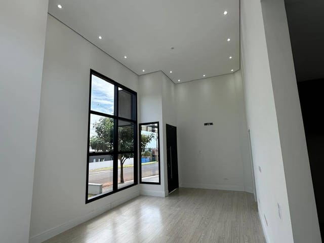 Foto do Casa - CONDOMÍNIO MORADA DAS FLORES - R$ 5.800 - LOCAÇÃO casa térrea, 3 SUÍTES, 156m2, 2 vagas, Jardim Ecoville I, Cambé, PR | Human Imóveis