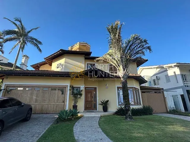 Casa com 400m² 5 quartos e 6 banheiros, para alugar, no bairro Jurerê Internacional em Florianópolis