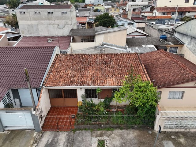 Casa com 200m² 4 quartos e 2 banheiros, à venda, no bairro Cidade Industrial em Curitiba