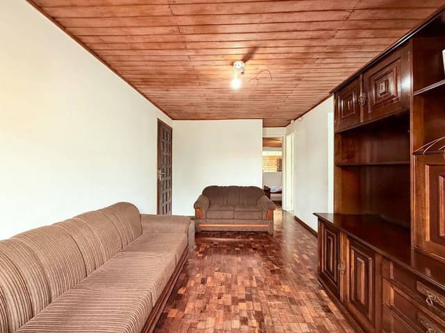Casa com 200m² 4 quartos e 2 banheiros, à venda, no bairro Cidade Industrial em Curitiba