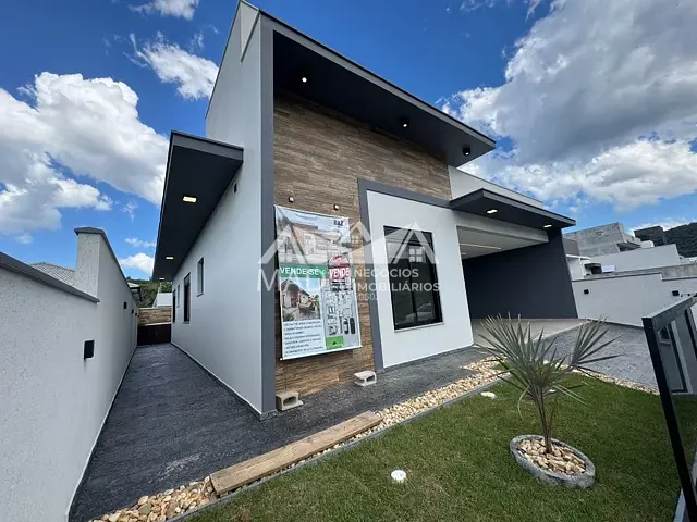 Casa com 252m² 3 quartos e 1 banheiro, à venda, no bairro Forquilhas em São José