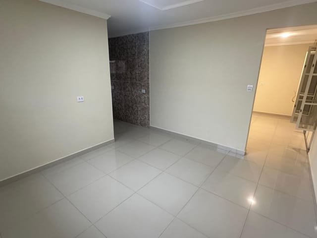 Casa com 200m² 3 quartos e 2 banheiros, para alugar, no bairro Parque Residencial Ana Rosa II em Cambé