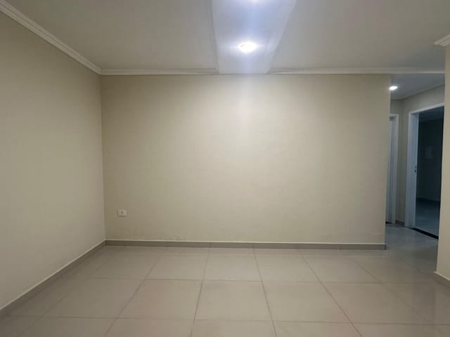 Casa com 200m² 3 quartos e 2 banheiros, para alugar, no bairro Parque Residencial Ana Rosa II em Cambé