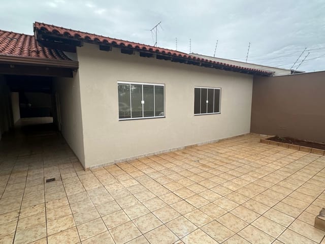 Casa com 200m² 3 quartos e 2 banheiros, para alugar, no bairro Parque Residencial Ana Rosa II em Cambé