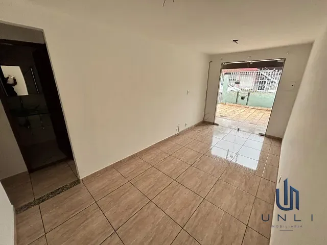 Casa 2 quartos e 1 banheiro, à venda, no bairro Vila Rica em Volta Redonda