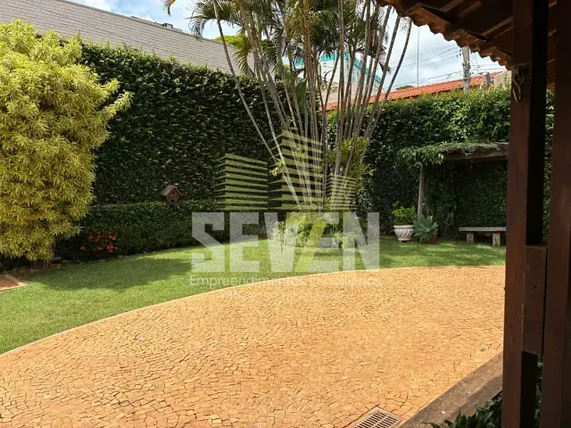 Casa com 500m² 5 quartos e 5 banheiros, à venda, no bairro Vila Aeroporto Bauru em Bauru