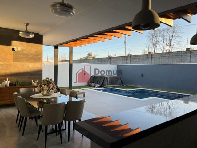 Casa com 725m², à venda, no bairro Alto do Cardoso em Pindamonhangaba