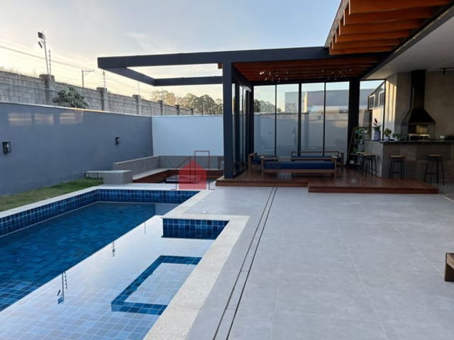 Casa com 725m², à venda, no bairro Alto do Cardoso em Pindamonhangaba