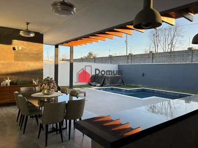 Casa com 725m², à venda, no bairro Alto do Cardoso em Pindamonhangaba