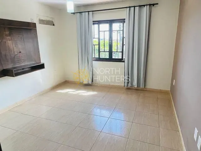 Casa com 459m² 2 quartos e 2 banheiros, à venda, no bairro Jarivatuba em Joinville