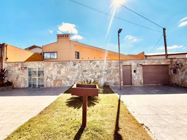 Casa com 654m² 3 quartos e 3 banheiros, à venda, no bairro Santa Felicidade em Curitiba