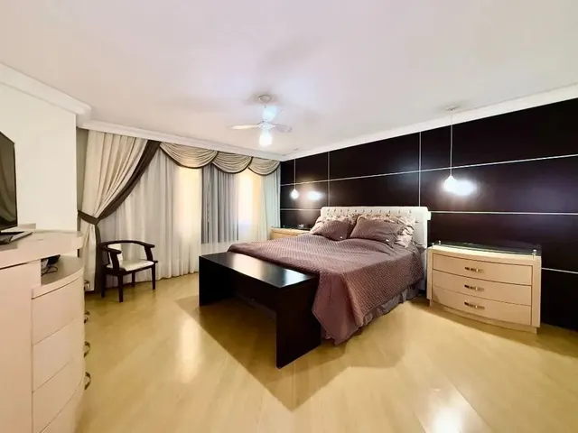 Casa com 654m² 3 quartos e 3 banheiros, à venda, no bairro Santa Felicidade em Curitiba