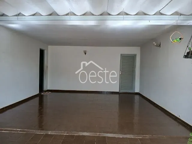 Casa com 250m² 3 quartos e 1 banheiro, à venda, no bairro Jardim Santa Rita de Cássia em Santa Bárbara D'Oeste