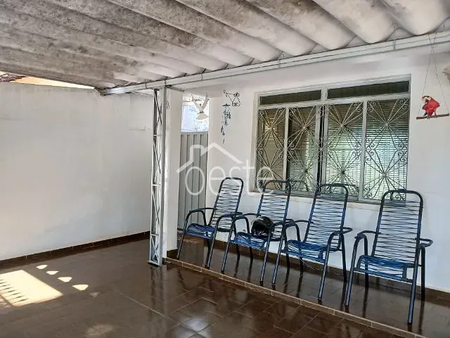 Casa com 250m² 3 quartos e 1 banheiro, à venda, no bairro Jardim Santa Rita de Cássia em Santa Bárbara D'Oeste