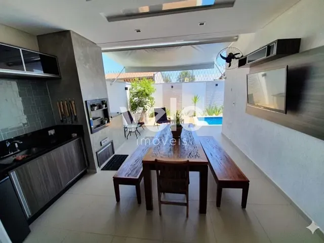 Casa 3 quartos e 4 banheiros, à venda, no bairro Piracangaguá em Taubaté